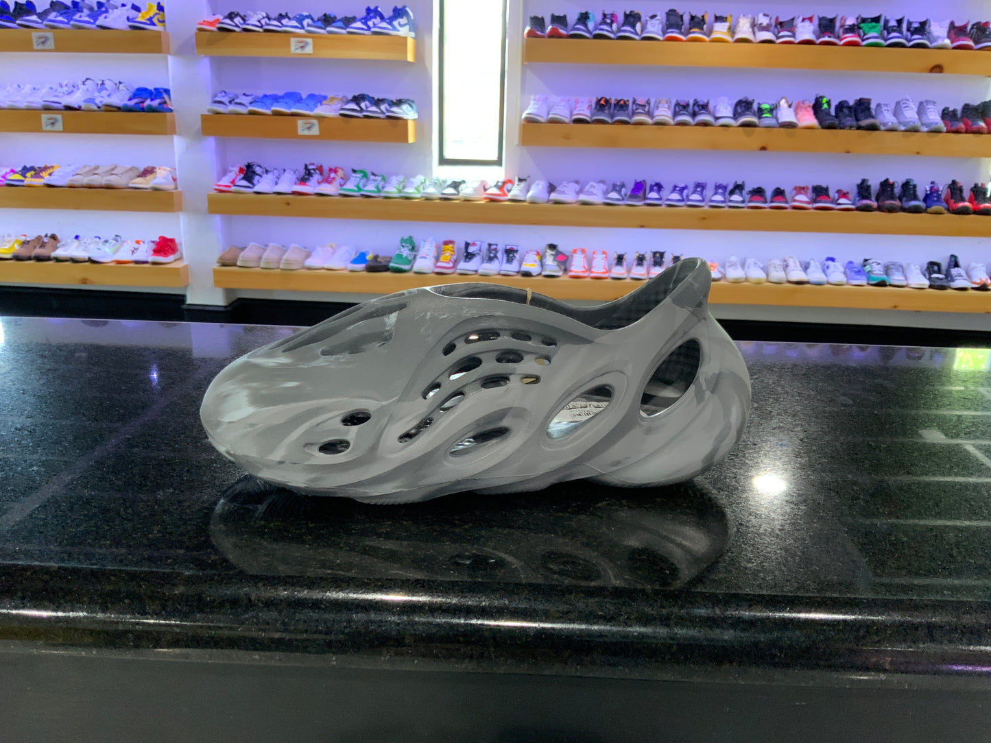 YZY FOAM RNR GRANITE