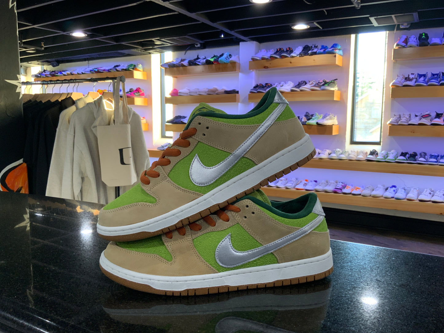 DUNK LOW SB ESCARGOT