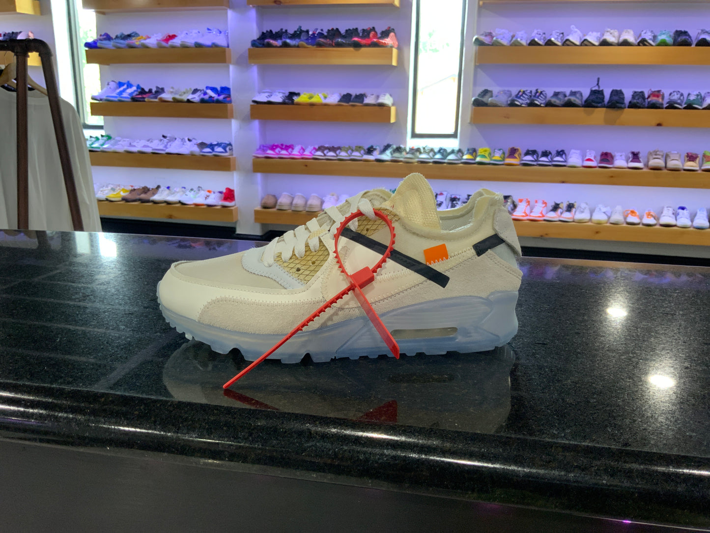 NIKE OFF WHITE AM90