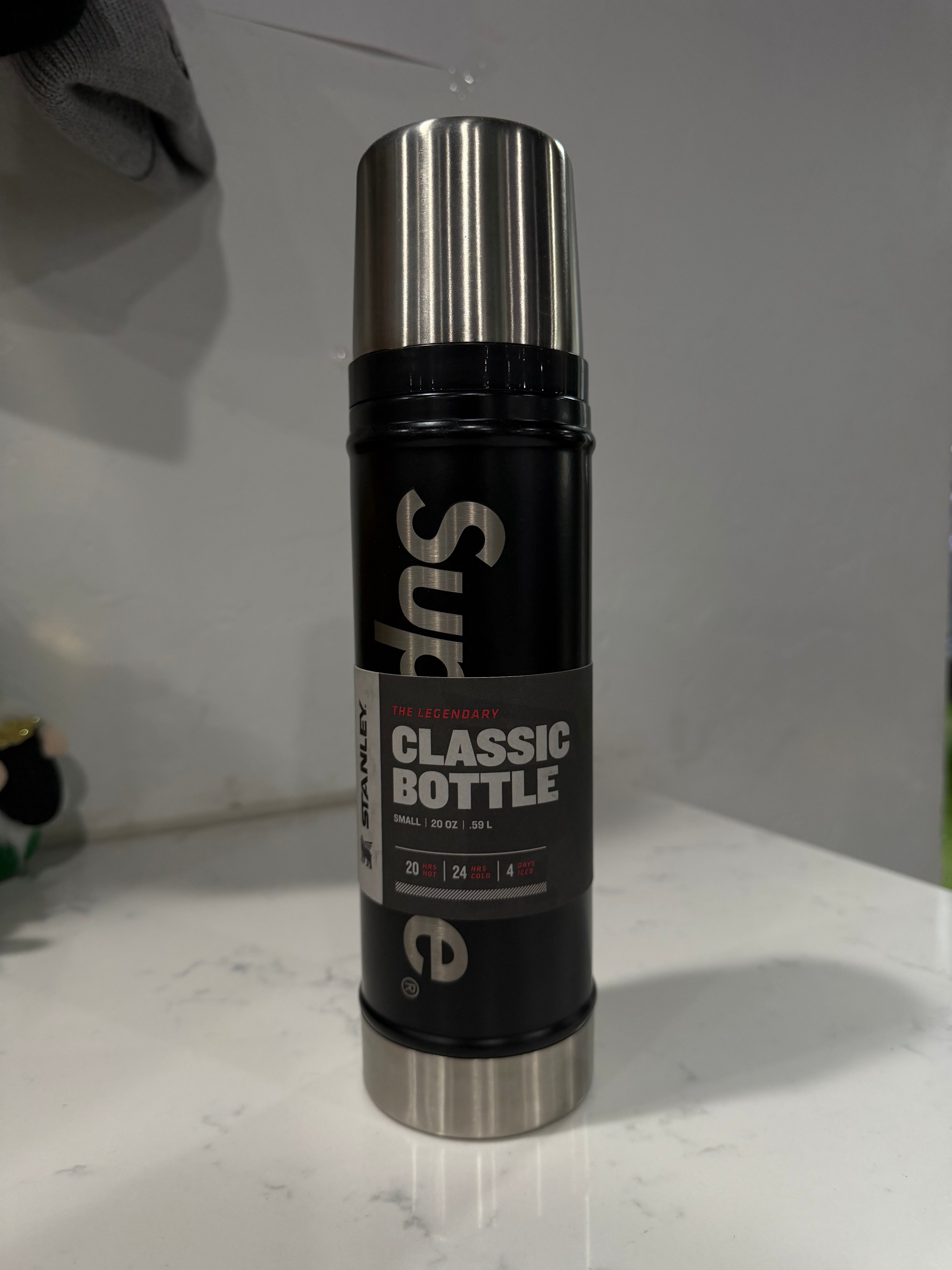 SUPREME シュプリーム stanley Bottle 黒 未使用品 SUPREME – EmbassyKicks