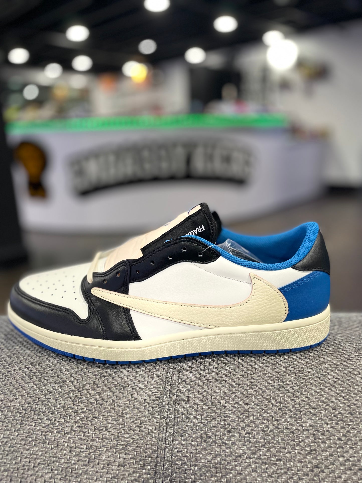 AJ1 LOW TRAVIS FRAGMENT